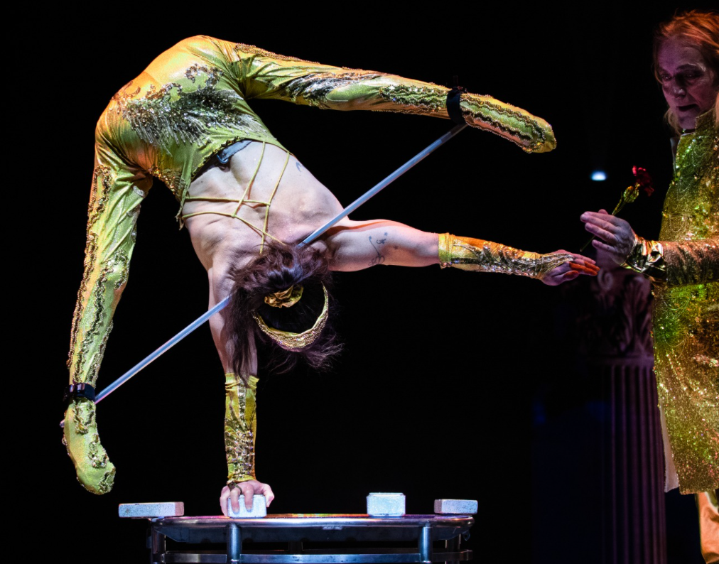 La historia de superación de la artista circense Silke Pan, el Teatro Circo enmudece con la actuación de la primera equilibrista parapléjica.