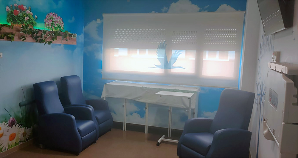 El Hospital General de Tomelloso abre la 'Sala Dulcinea' para lactancia materna, una habitación insonorizada para pacientes y profesionales. 