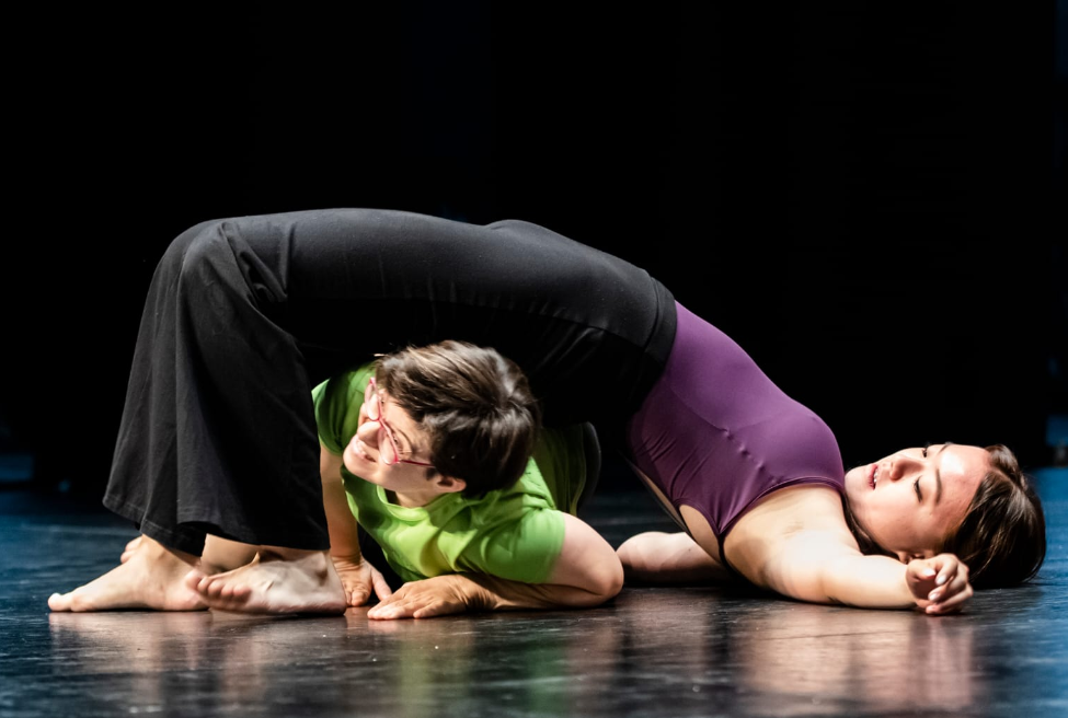 La asociación Asprona informa de que la compañía ‘Estamos a Tiempo’ organiza unos talleres de danza y teatro inclusivos.