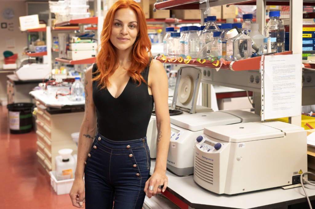 Sara García Alonso, famosa por su futuro como astronauta, tiene una misión vital: encontrar nuevos fármacos frente al cáncer de pulmón.