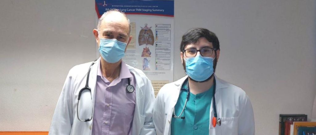 El neumólogo del Hospital de Guadalajara Diego Morena Valles es el autor de ‘Perfil clínico de los pacientes con fibrosis pulmonar idiopática’.