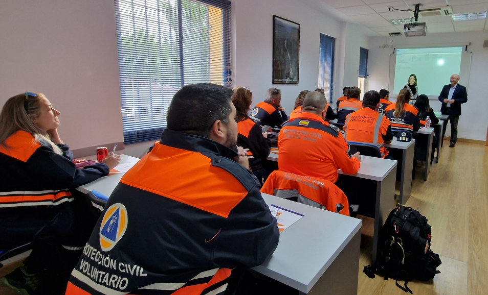 Voluntarios de Protección Civil han participado en cursos de apoyo psicológico, primeros auxilios y atención a personas con discapacidad