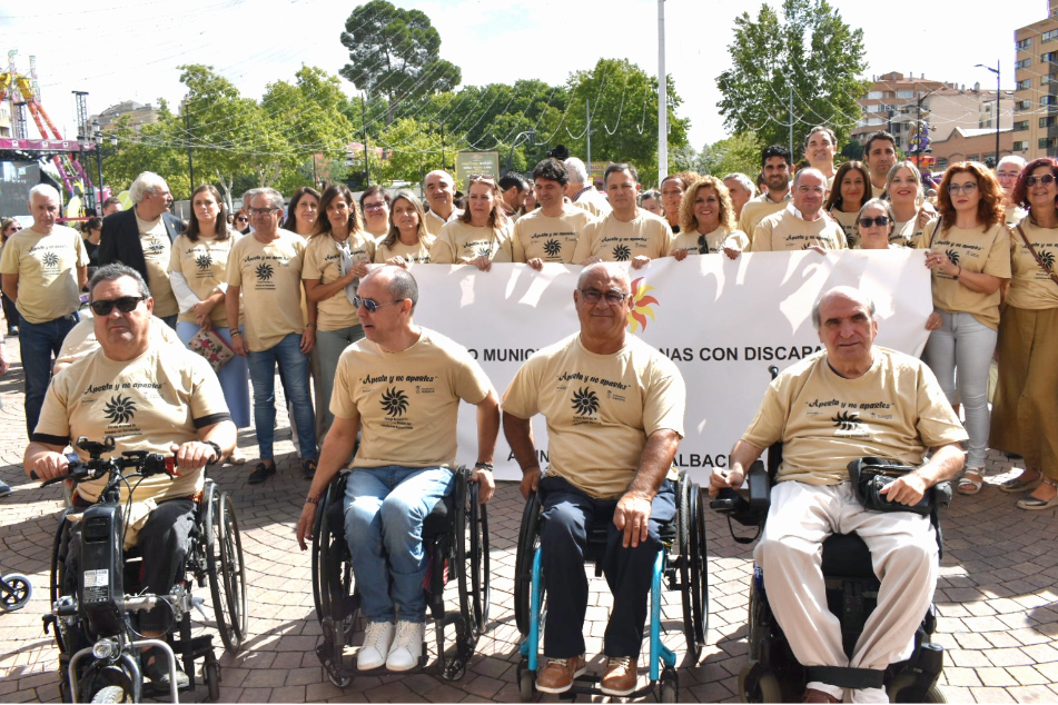 La Feria de Albacete ha dedicado este 14 de septiembre a las personas con discapacidad, celebrando su tradicional marcha. 